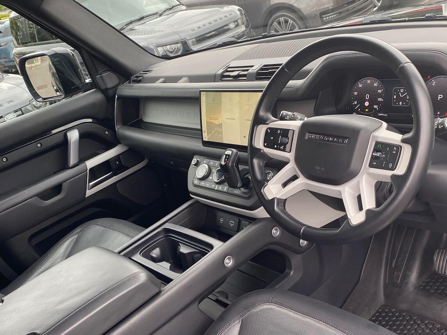 Used Land Rover Defender 2023 for sale - 78026088: Photo 25