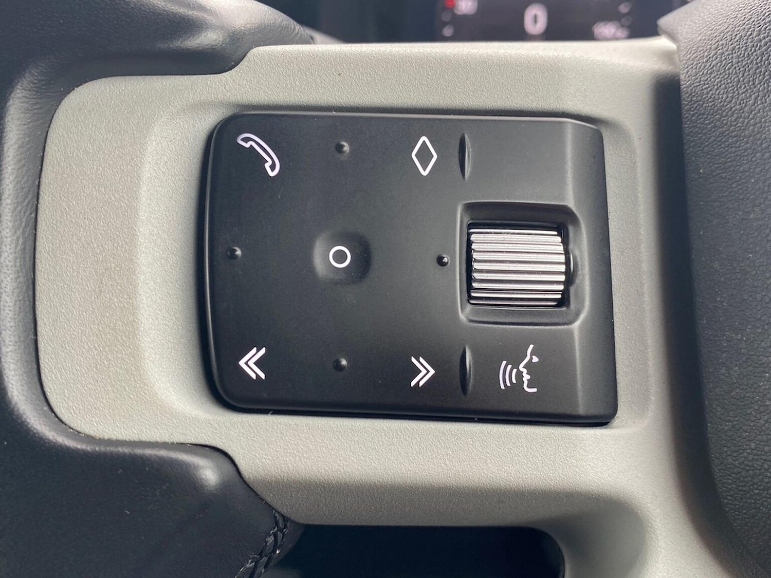 Used Land Rover Defender 2023 for sale - 78026088: Photo 27