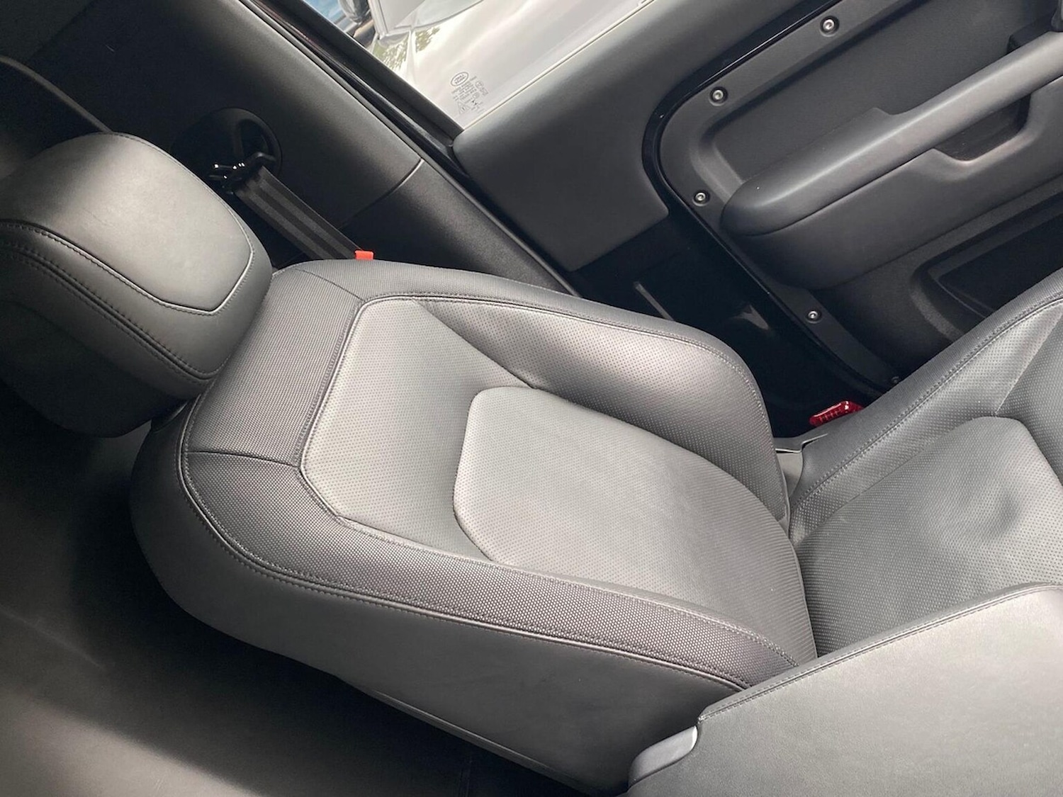 Used Land Rover Defender 2023 for sale - 78026088: Photo 41