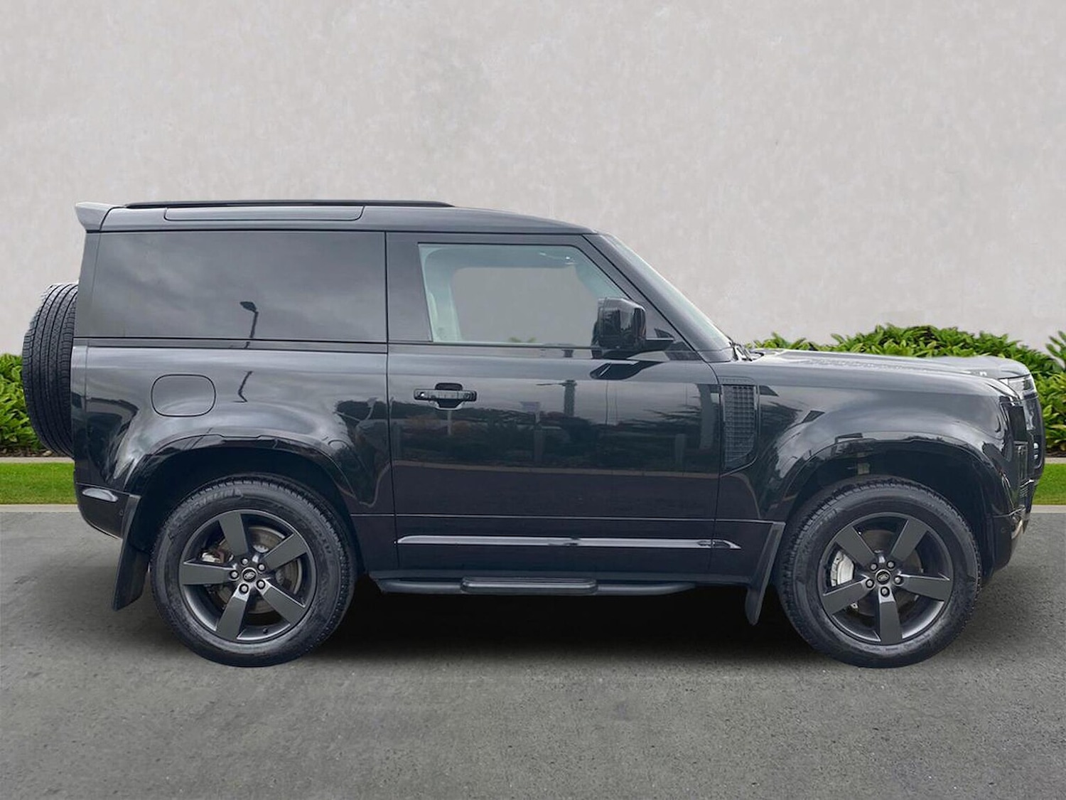 Used Land Rover Defender 2023 for sale - 78026088: Photo 5