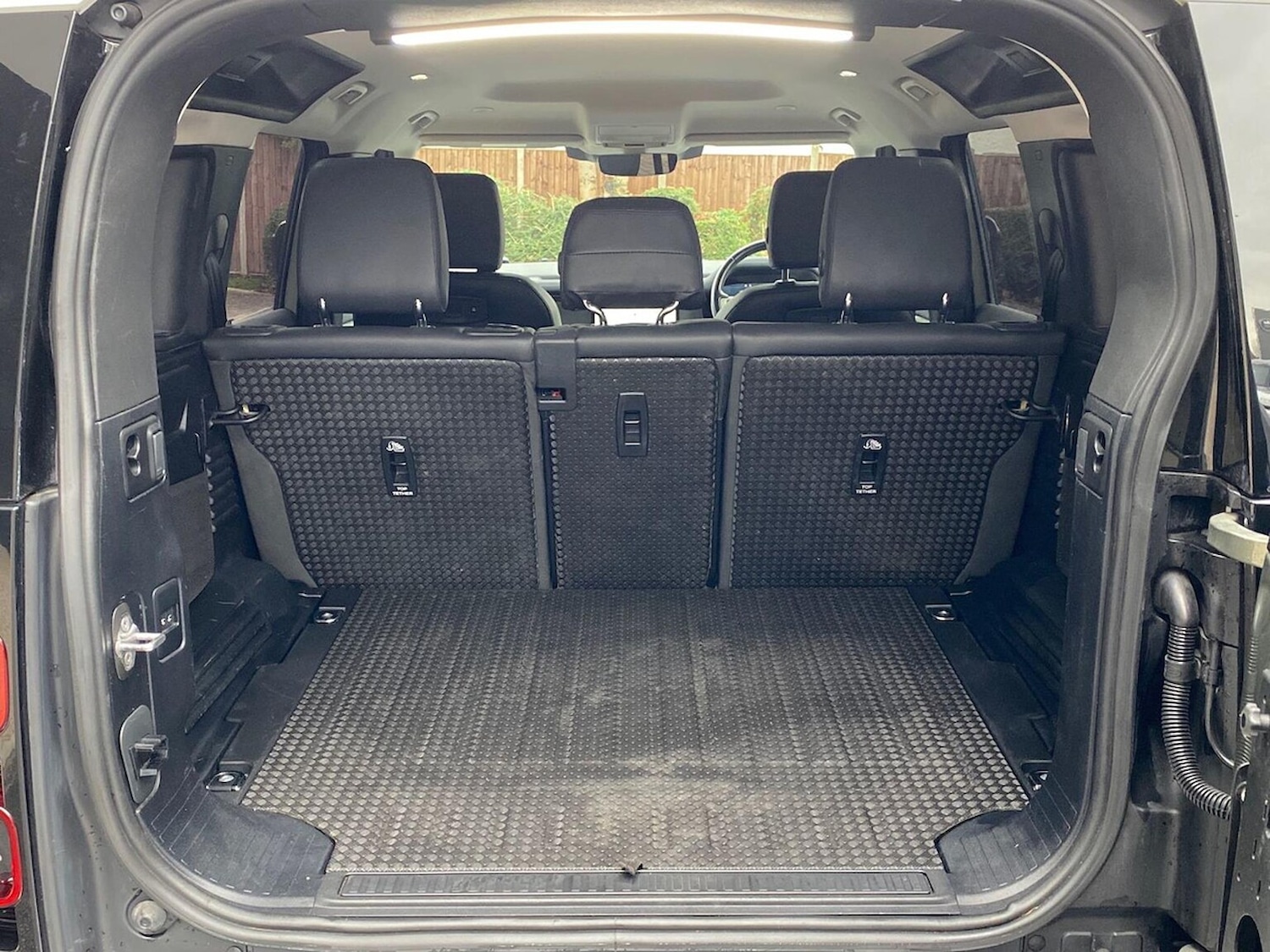 Used Land Rover Defender 2021 for sale - 78079391: Photo 10