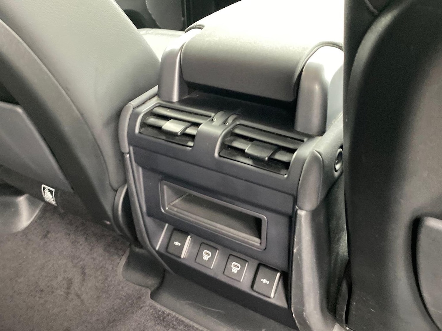 Used Land Rover Defender 2021 for sale - 78079391: Photo 18