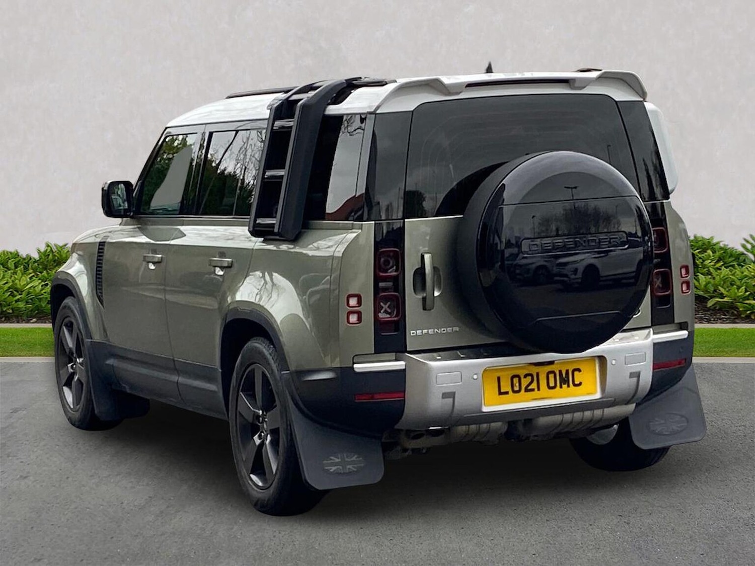 Used Land Rover Defender 2021 for sale - 78079391: Photo 2