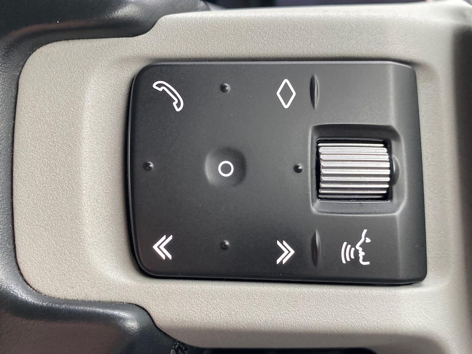 Used Land Rover Defender 2021 for sale - 78079391: Photo 27