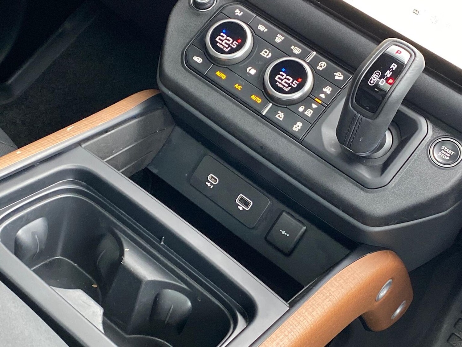 Used Land Rover Defender 2023 for sale - 77973956: Photo 13