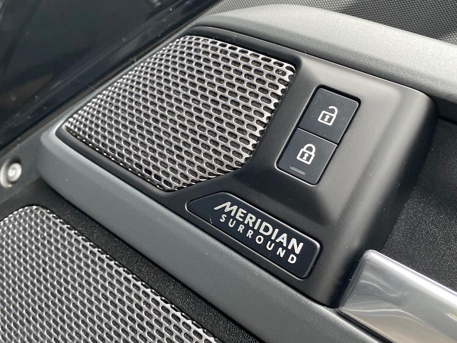 Used Land Rover Defender 2023 for sale - 77973956: Photo 23