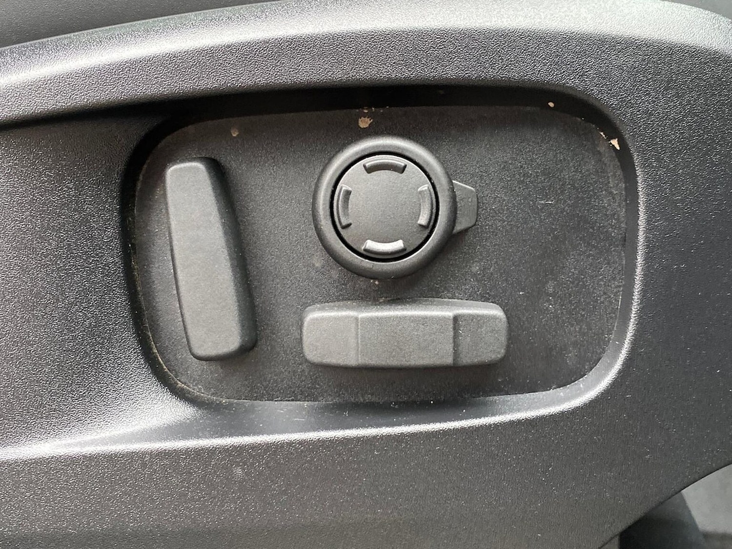 Used Land Rover Defender 2023 for sale - 77973956: Photo 24