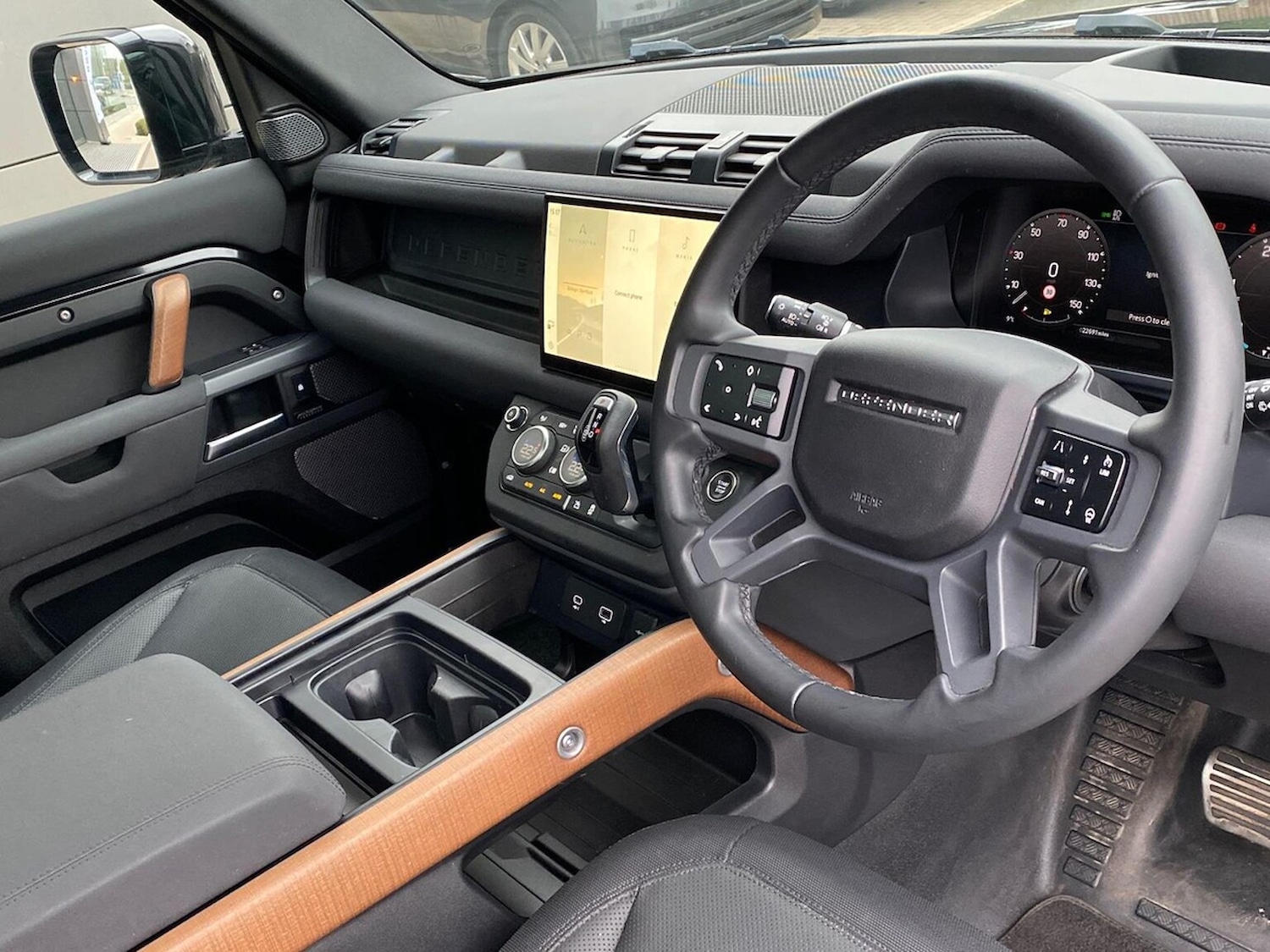 Used Land Rover Defender 2023 for sale - 77973956: Photo 25