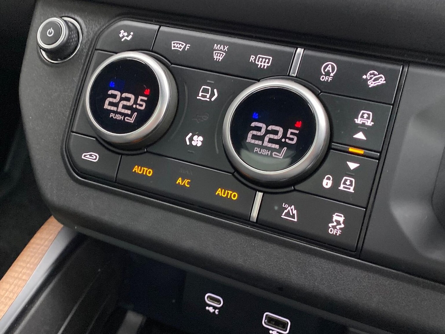 Used Land Rover Defender 2023 for sale - 77973956: Photo 28