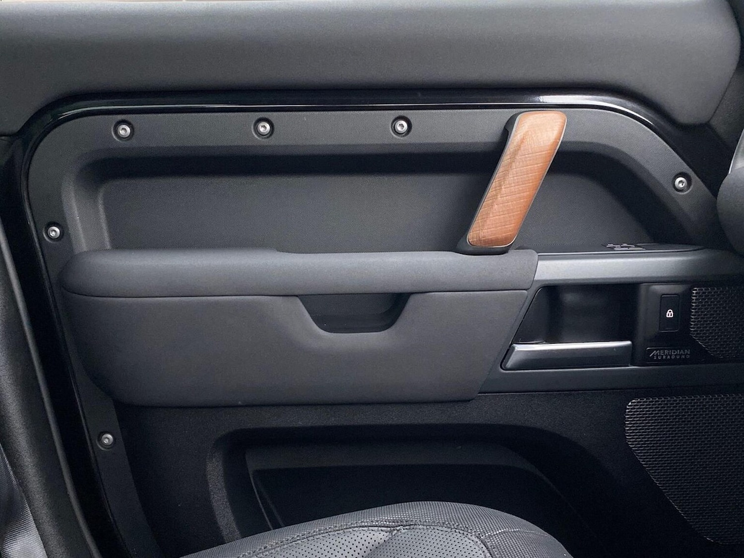 Used Land Rover Defender 2023 for sale - 77973956: Photo 40