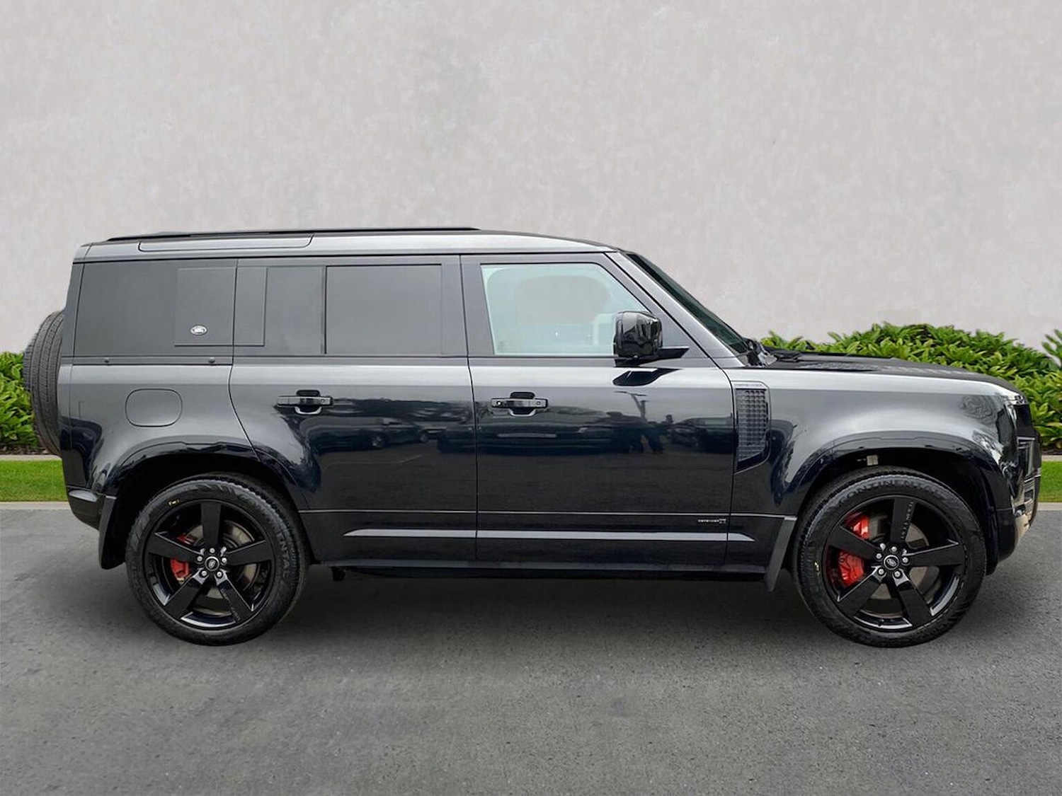 Used Land Rover Defender 2023 for sale - 77973956: Photo 5