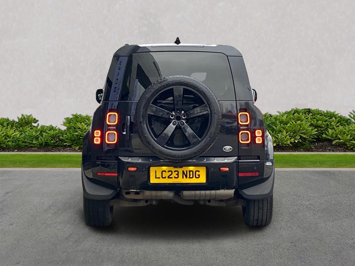 Used Land Rover Defender 2023 for sale - 77973956: Photo 6