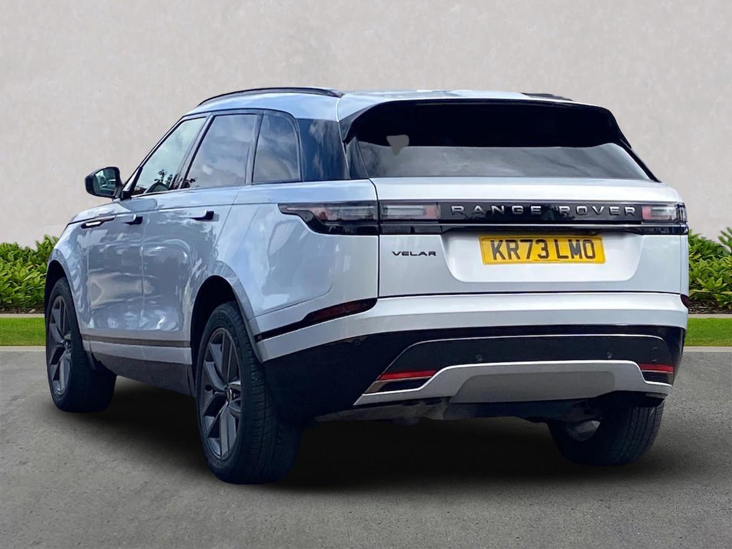 Used Land Rover Range Rover Velar 2023 for sale - 76159585: Photo 2