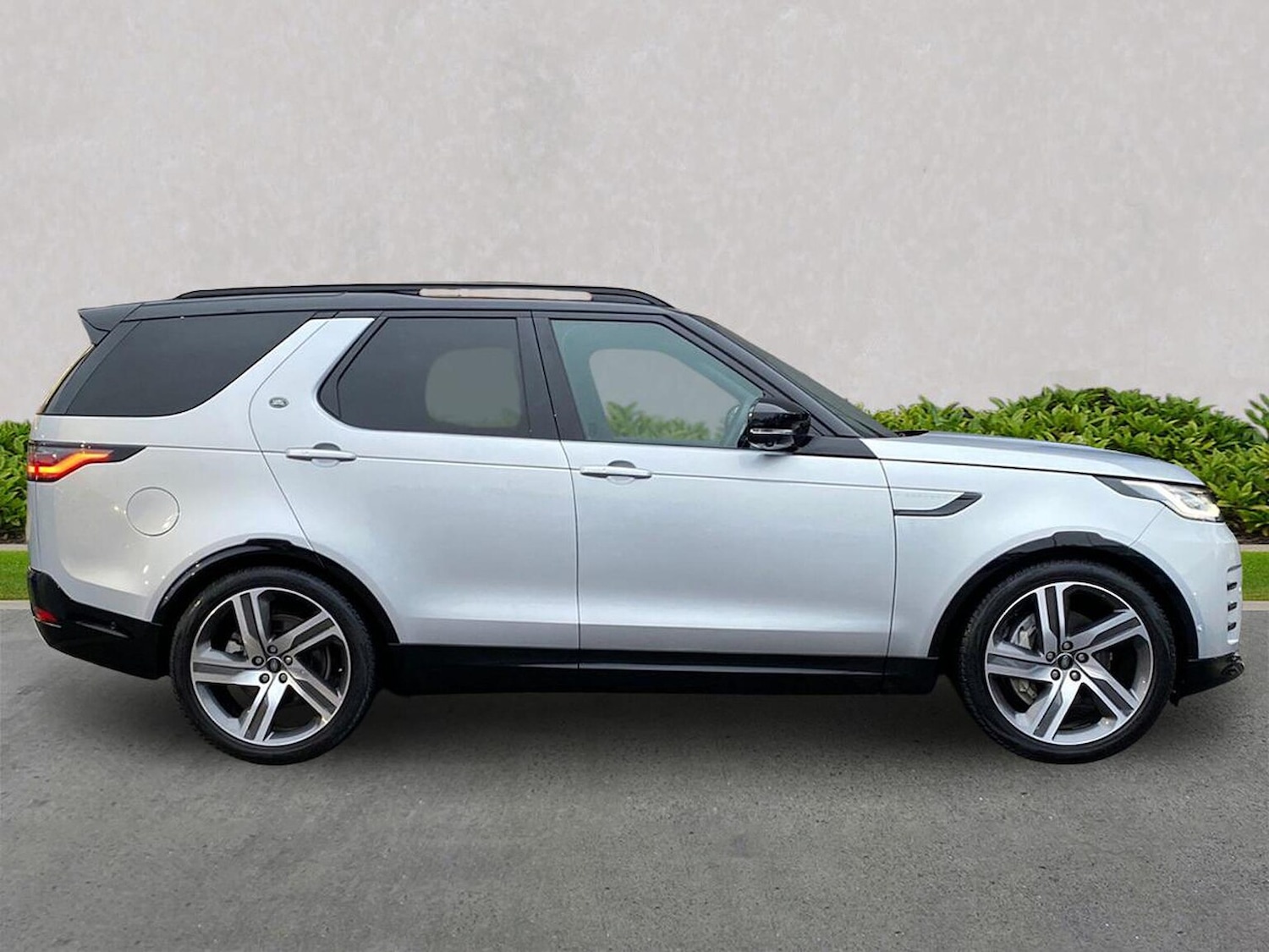 Used Land Rover Discovery 2023 for sale - 77579800: Photo 5