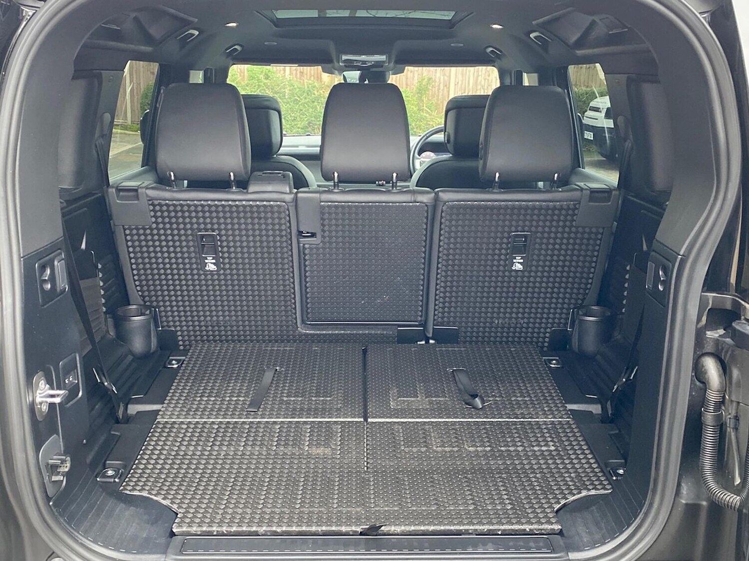 Used Land Rover Defender 2024 for sale - 77888652: Photo 10