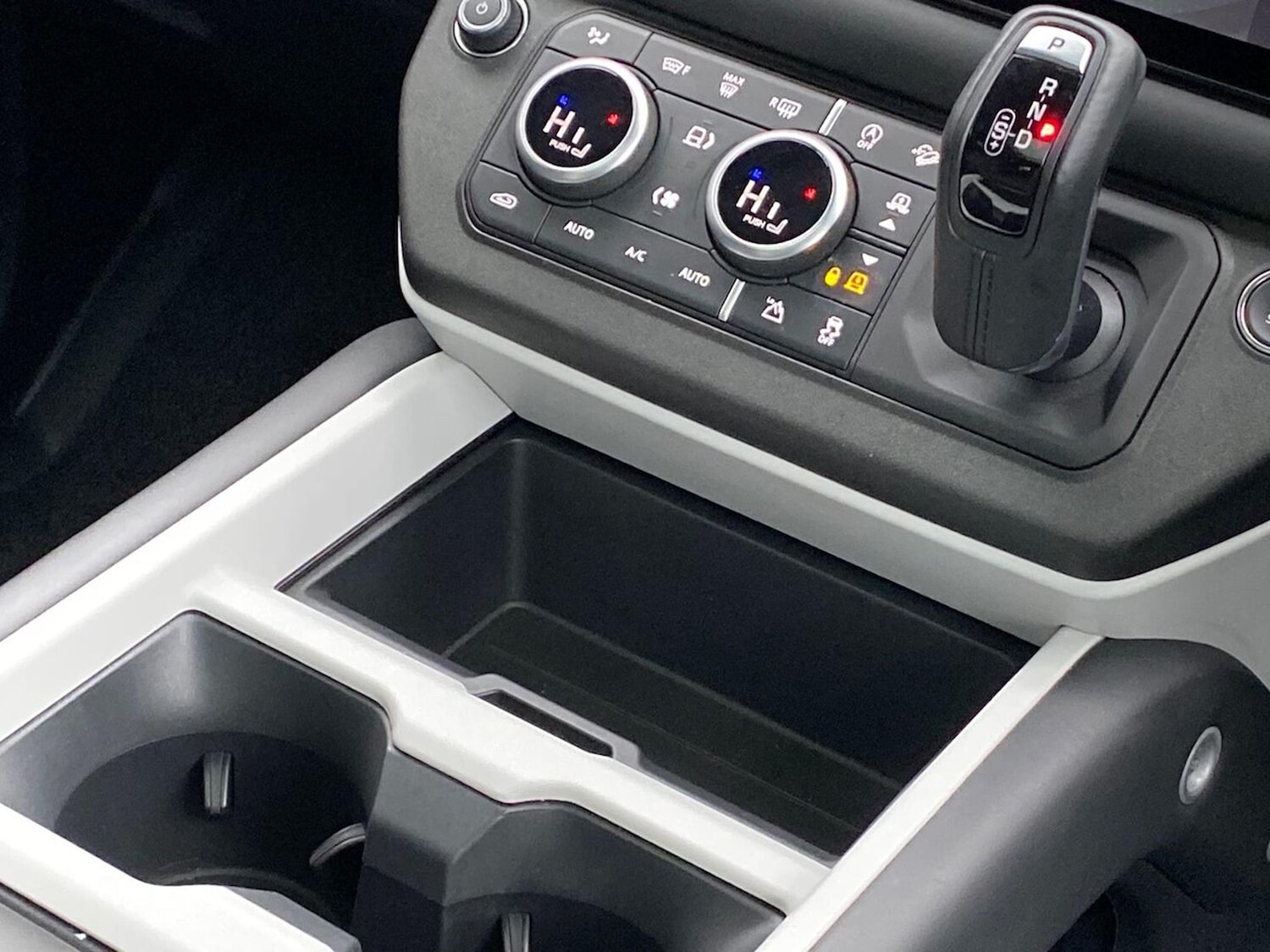 Used Land Rover Defender 2024 for sale - 77888652: Photo 13