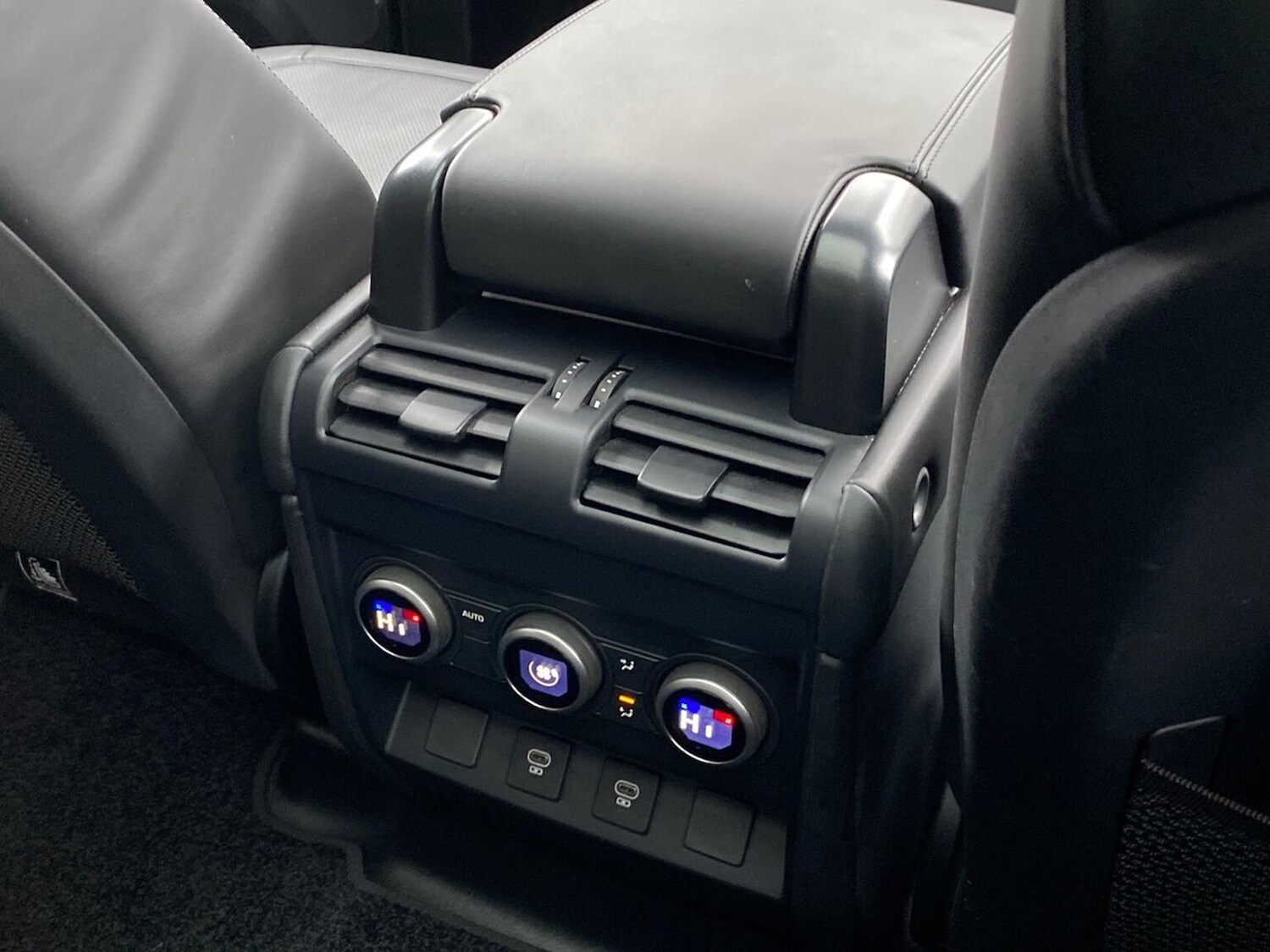 Used Land Rover Defender 2024 for sale - 77888652: Photo 18