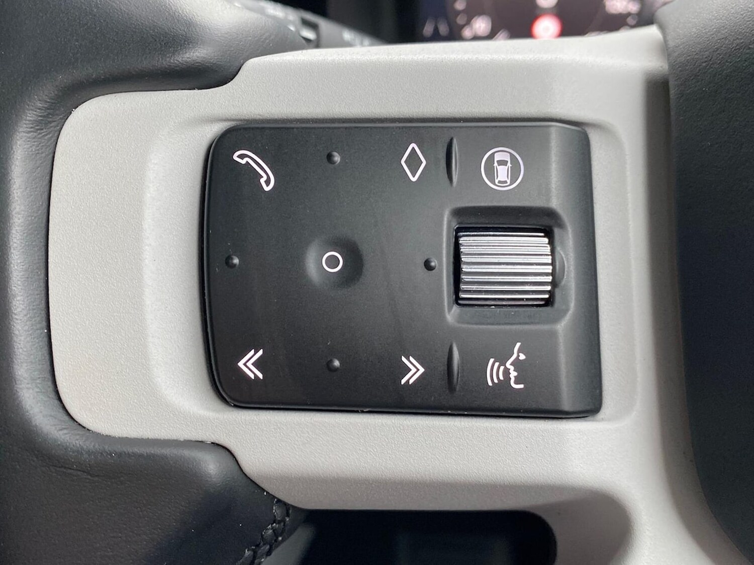 Used Land Rover Defender 2024 for sale - 77888652: Photo 28