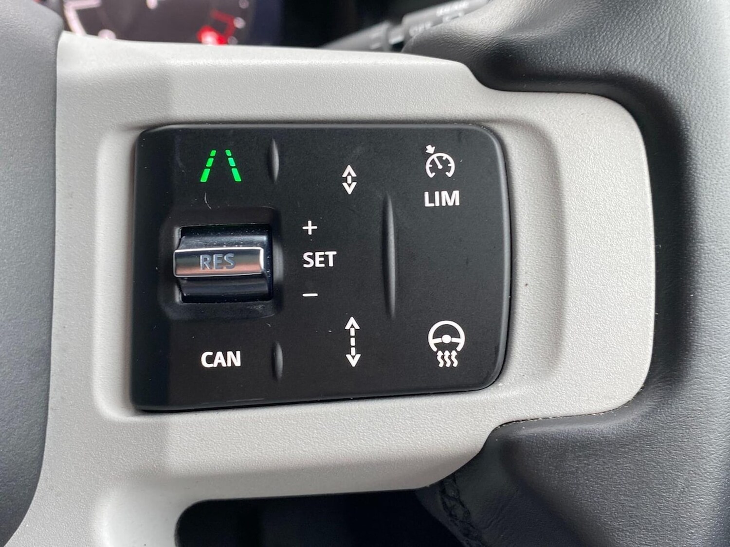 Used Land Rover Defender 2024 for sale - 77888652: Photo 29