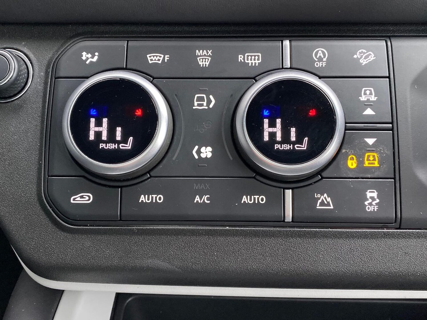 Used Land Rover Defender 2024 for sale - 77888652: Photo 39