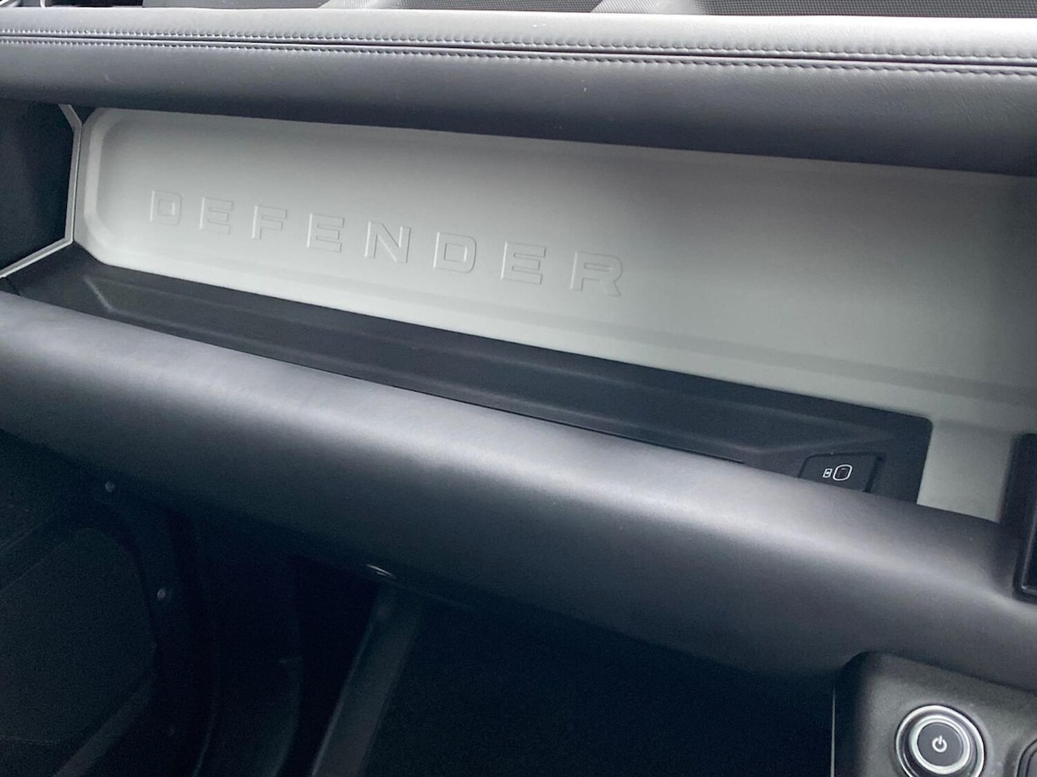 Used Land Rover Defender 2024 for sale - 77888652: Photo 41