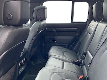Used Land Rover Defender 2024 for sale - 77888652: Photo