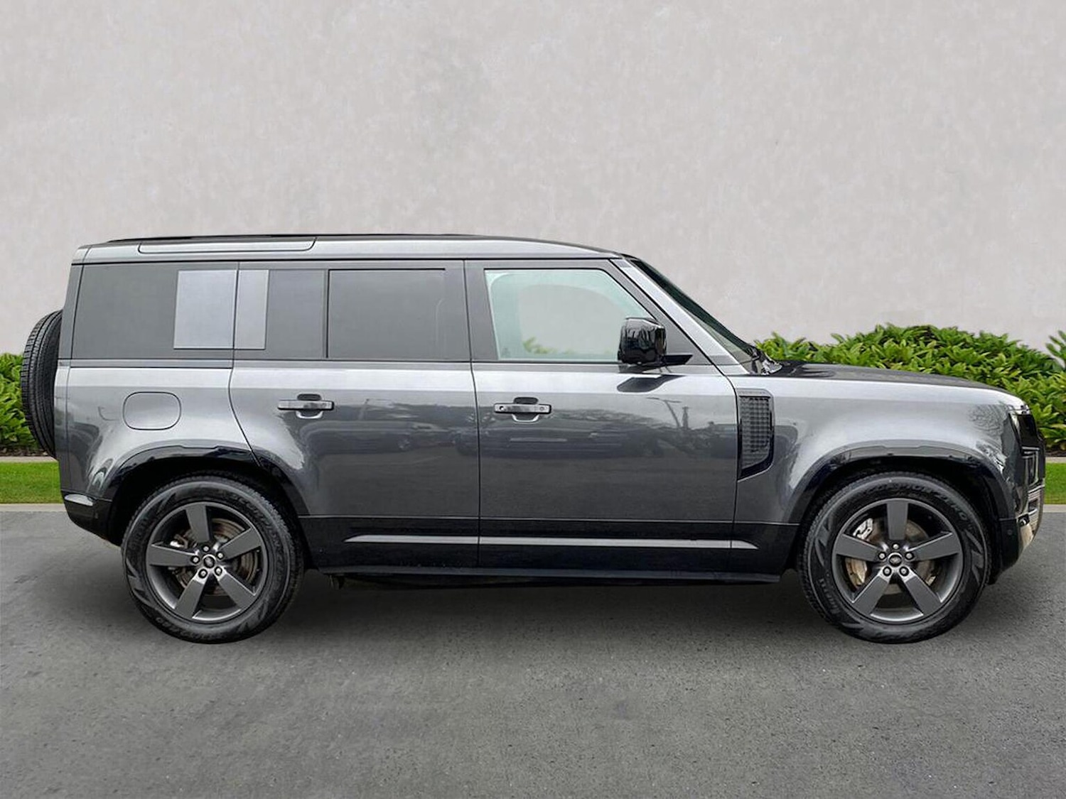 Used Land Rover Defender 2024 for sale - 77888652: Photo 5