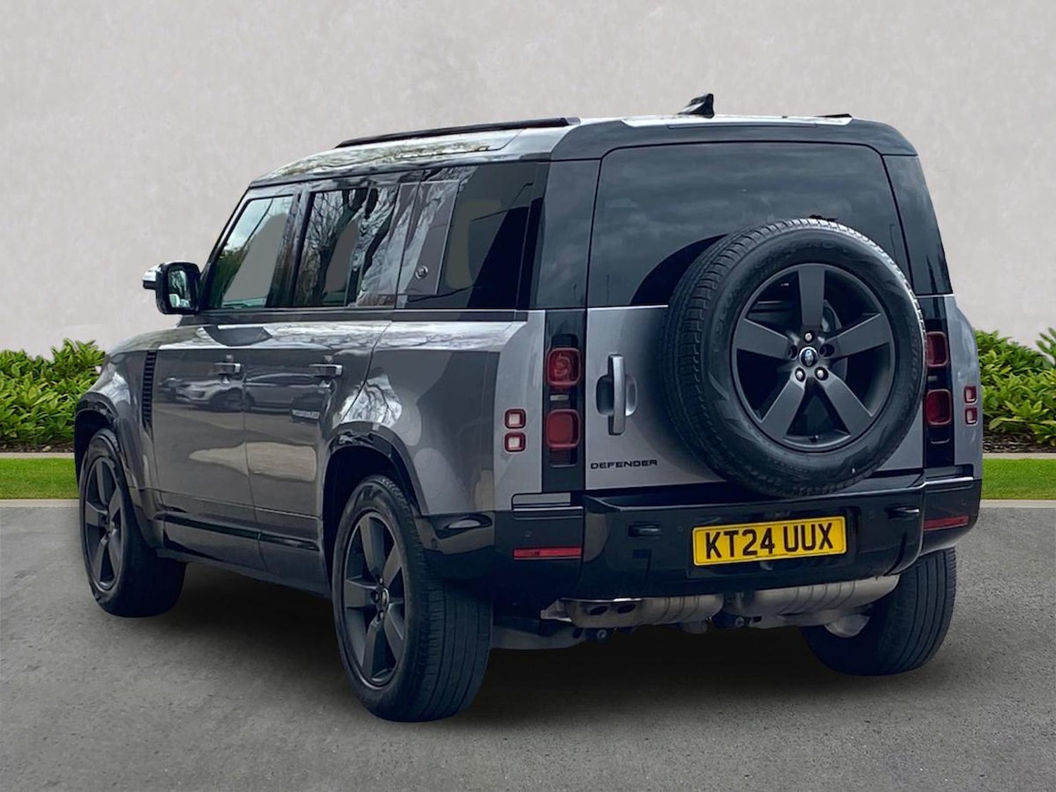 Used Land Rover Defender 2024 for sale - 78193807: Photo 2