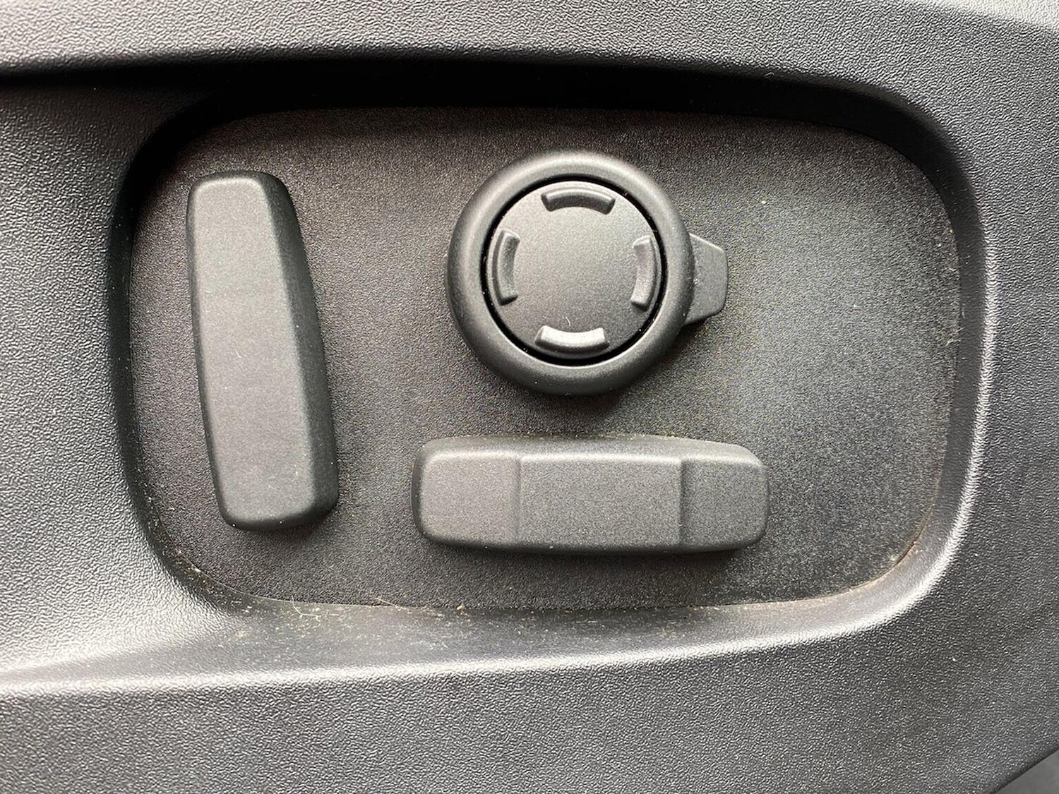 Used Land Rover Defender 2024 for sale - 78193807: Photo 25