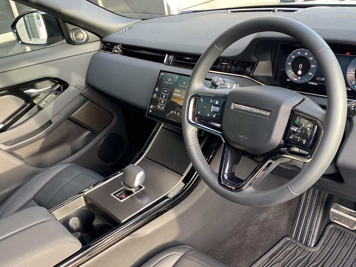 Used Land Rover Range Rover Evoque 2025 for sale - 78193917: Photo 26