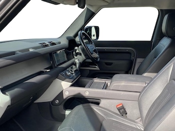 Used Land Rover Defender 2021 for sale - 76193202: Photo 3