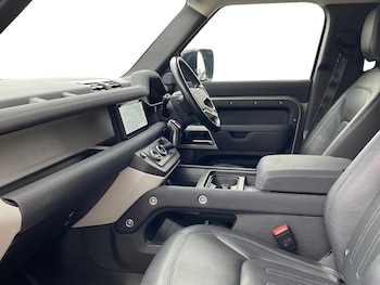 Used Land Rover Defender 2021 for sale - 77564230: Photo