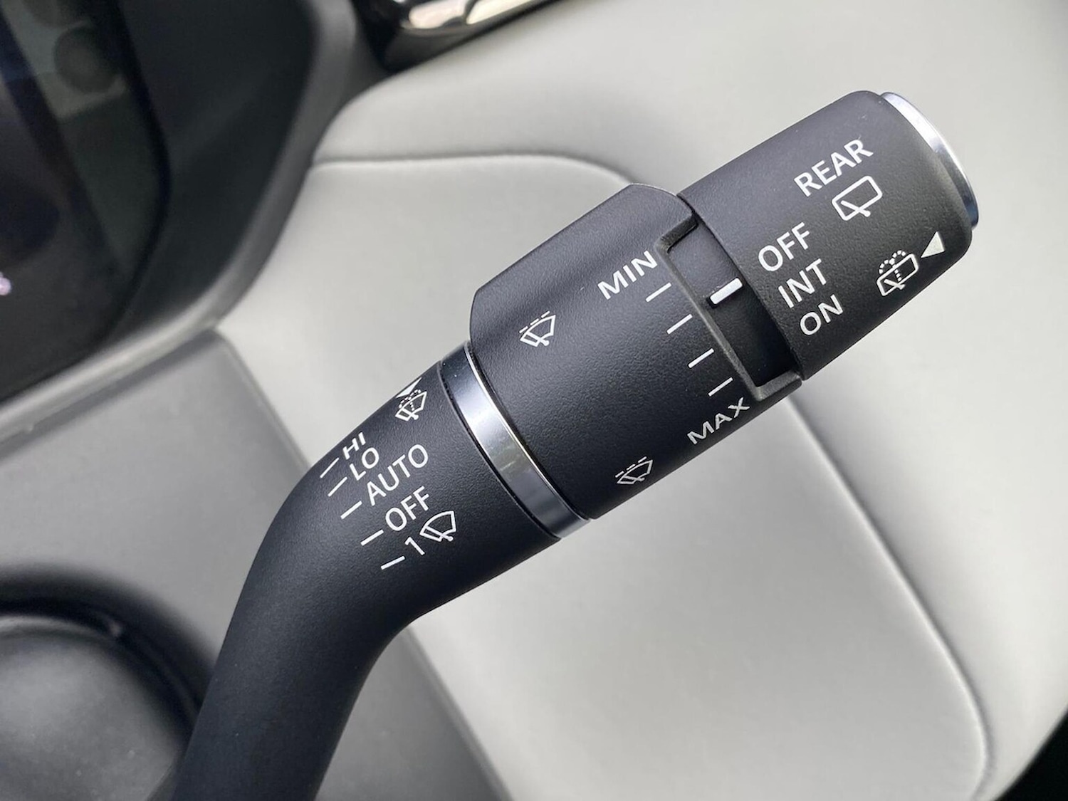 Used Land Rover Range Rover Velar 2025 for sale - 76149437: Photo 38