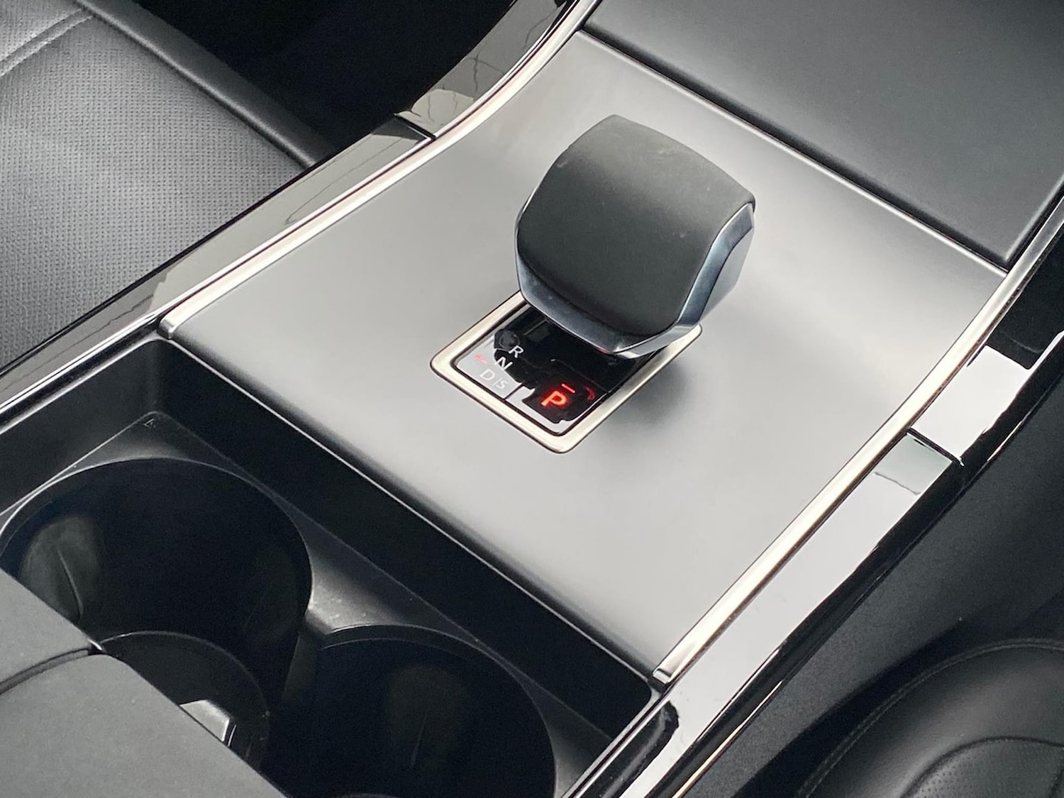 Used Land Rover Range Rover Velar 2024 for sale - 78176490: Photo 15