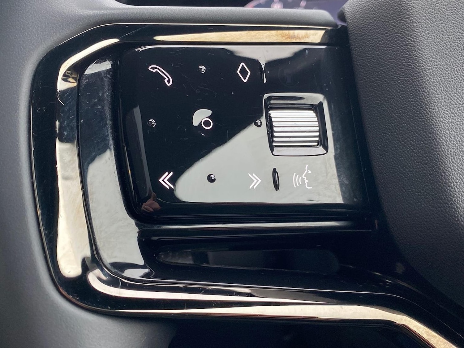 Used Land Rover Range Rover Velar 2024 for sale - 78176490: Photo 38