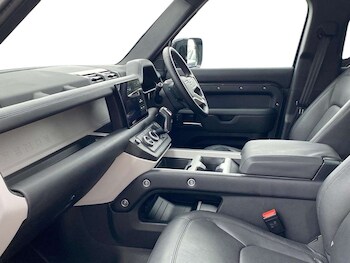 Used Land Rover Defender 2024 for sale - 78310597: Photo