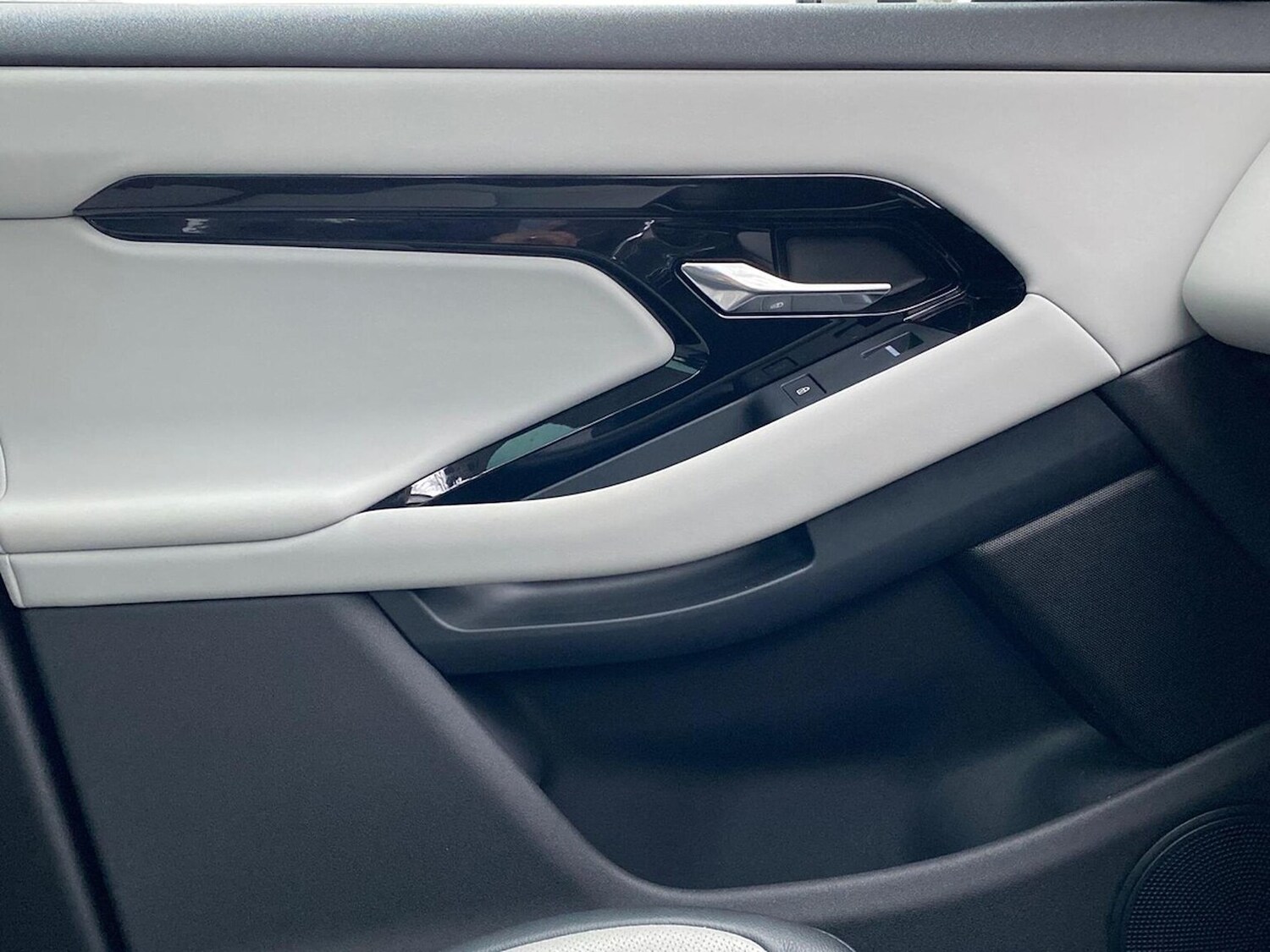 Used Land Rover Range Rover Evoque 2025 for sale - 77487723: Photo 41