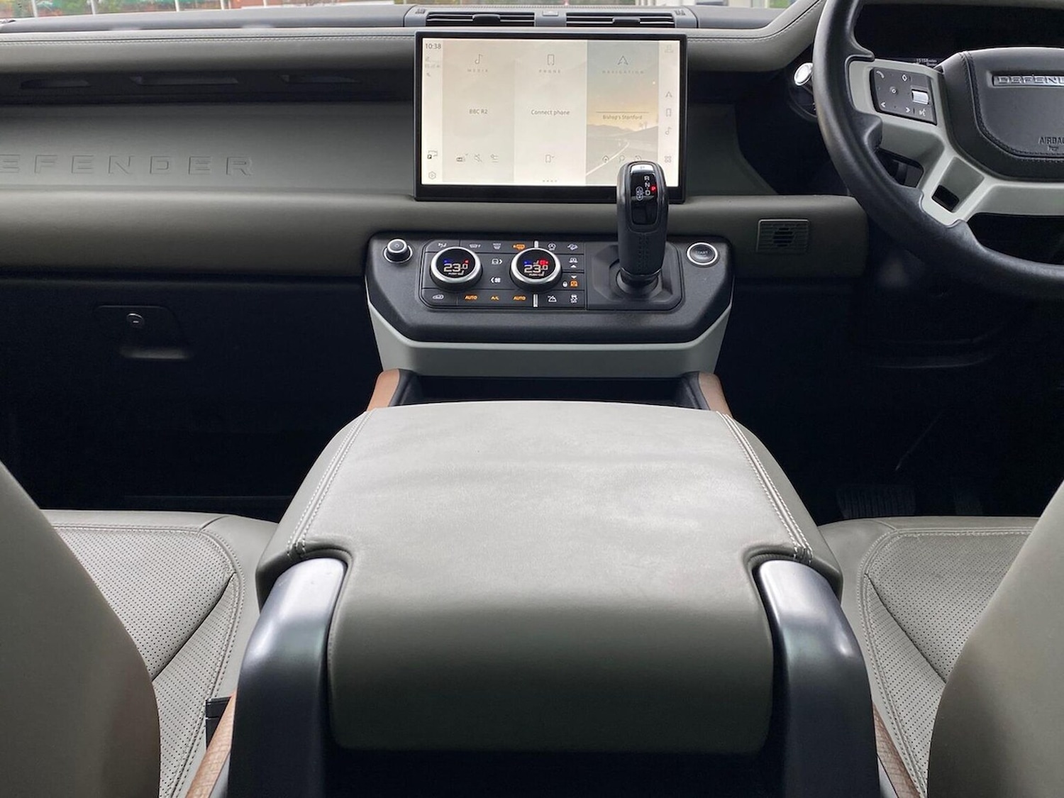 Used Land Rover Defender 2021 for sale - 76969941: Photo 14