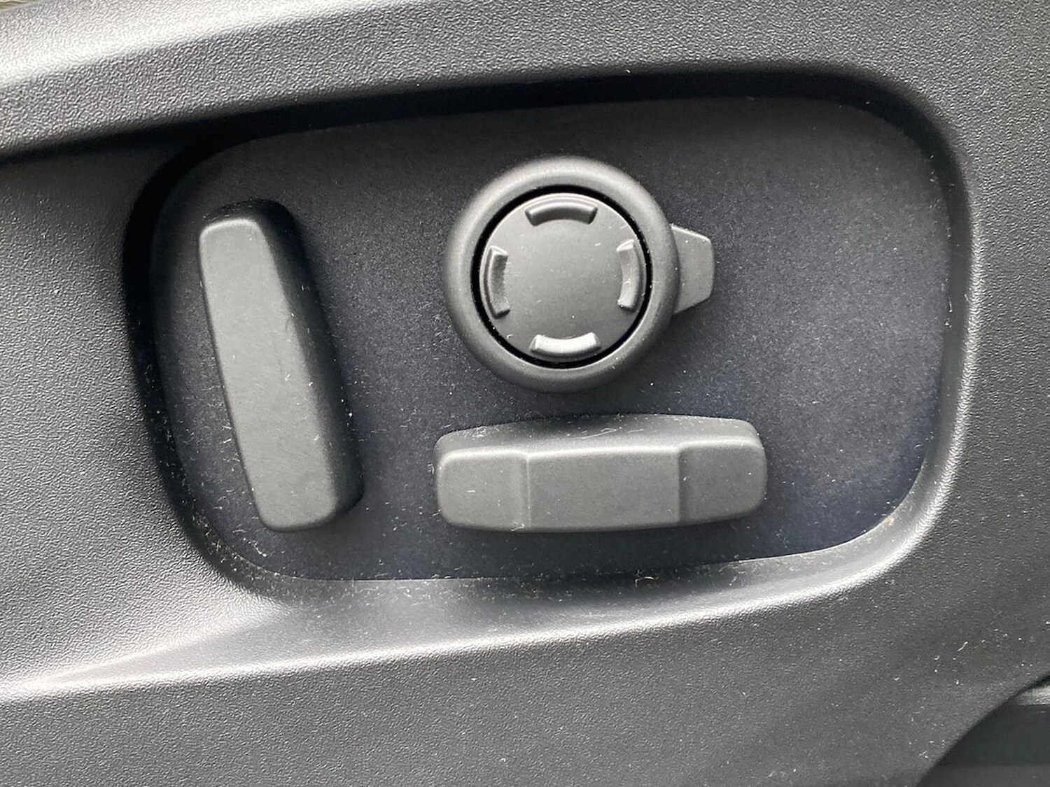 Used Land Rover Defender 2021 for sale - 76969941: Photo 24