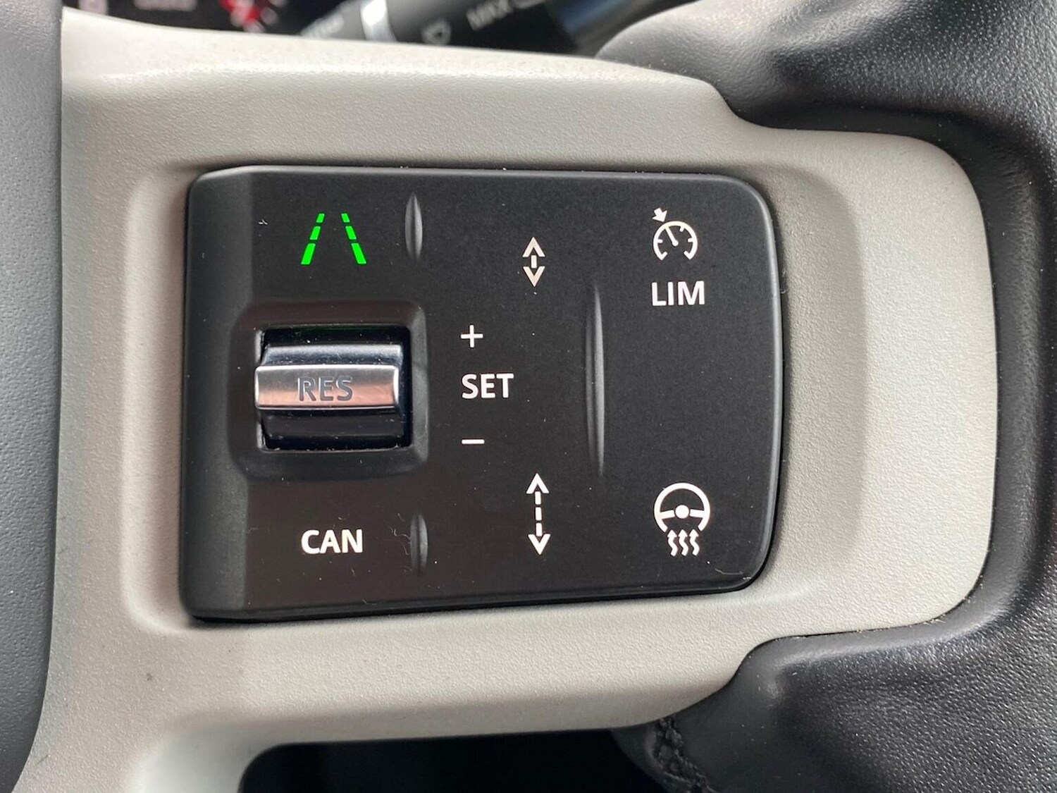 Used Land Rover Defender 2021 for sale - 76969941: Photo 28