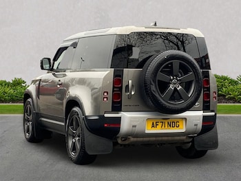 Used Land Rover Defender 2021 for sale - 76969941: Photo