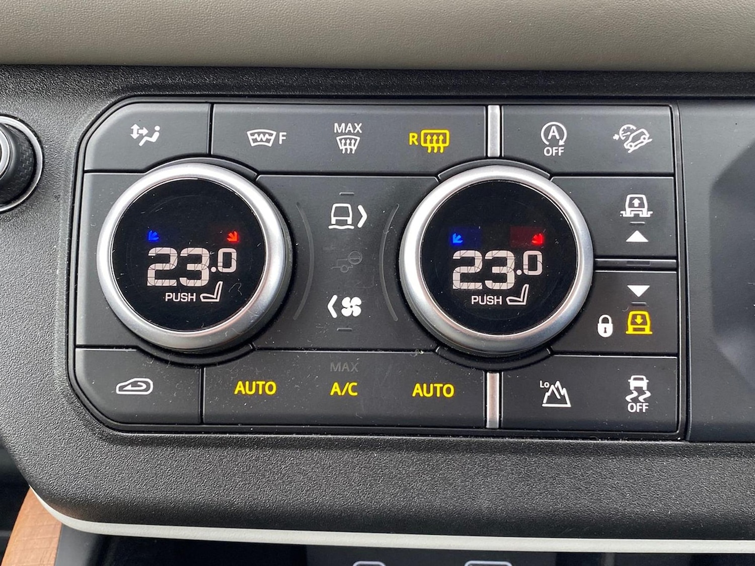 Used Land Rover Defender 2021 for sale - 76969941: Photo 33