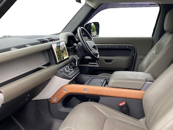 Used Land Rover Defender 2021 for sale - 76969941: Photo