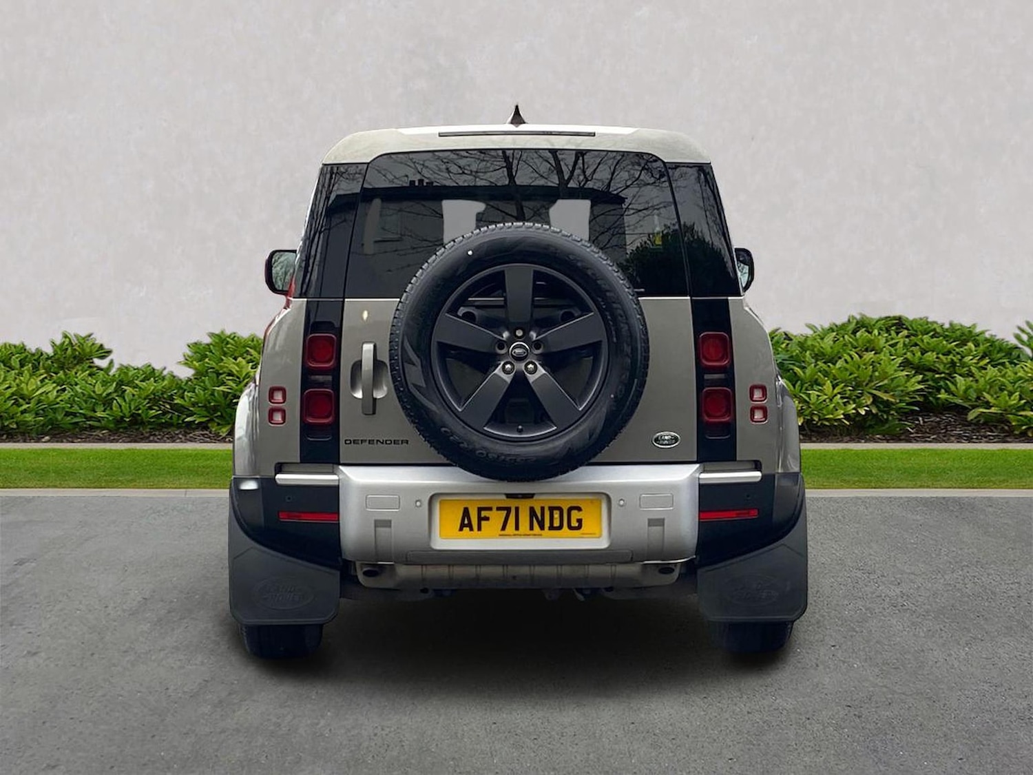 Used Land Rover Defender 2021 for sale - 76969941: Photo 6