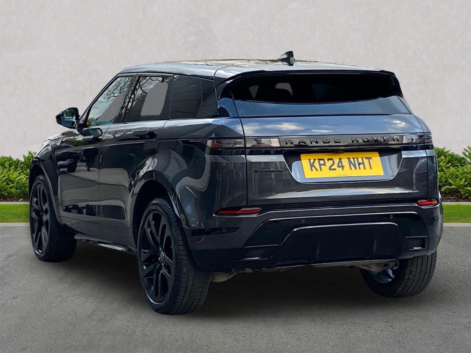 Used Land Rover Range Rover Evoque 2024 for sale - 76951218: Photo 2