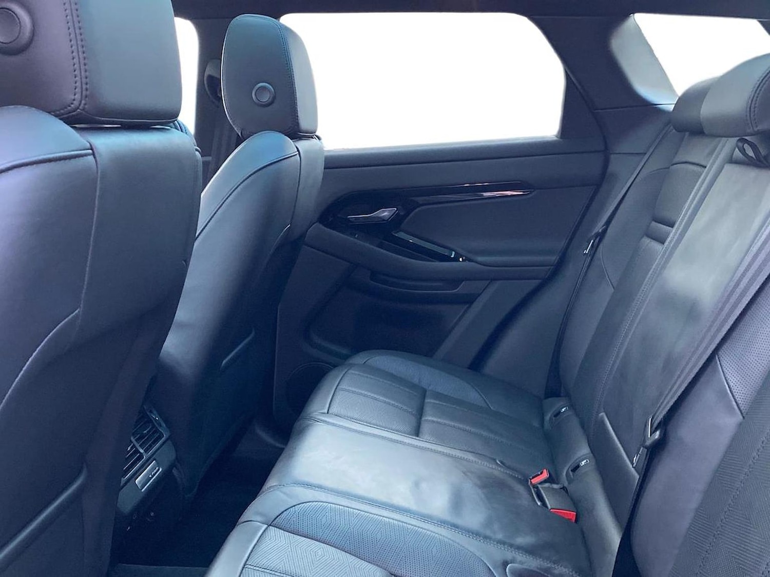 Used Land Rover Range Rover Evoque 2024 for sale - 76951218: Photo 4