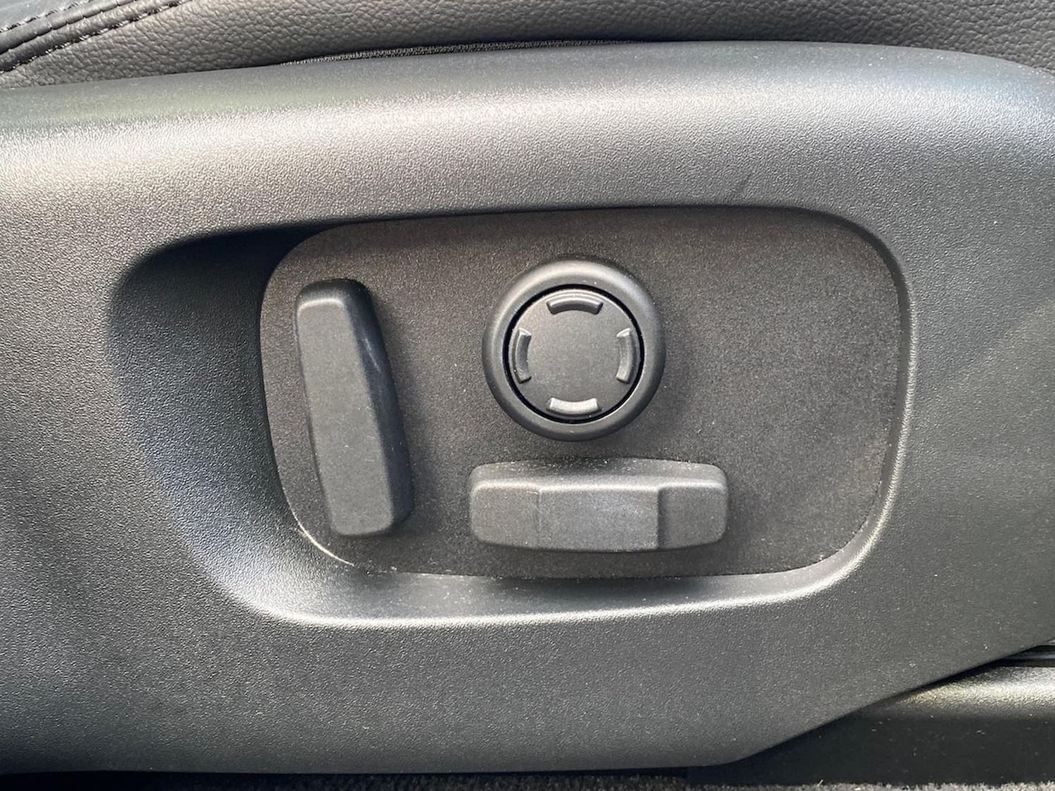 Used Land Rover Range Rover Velar 2023 for sale - 76578319: Photo 27