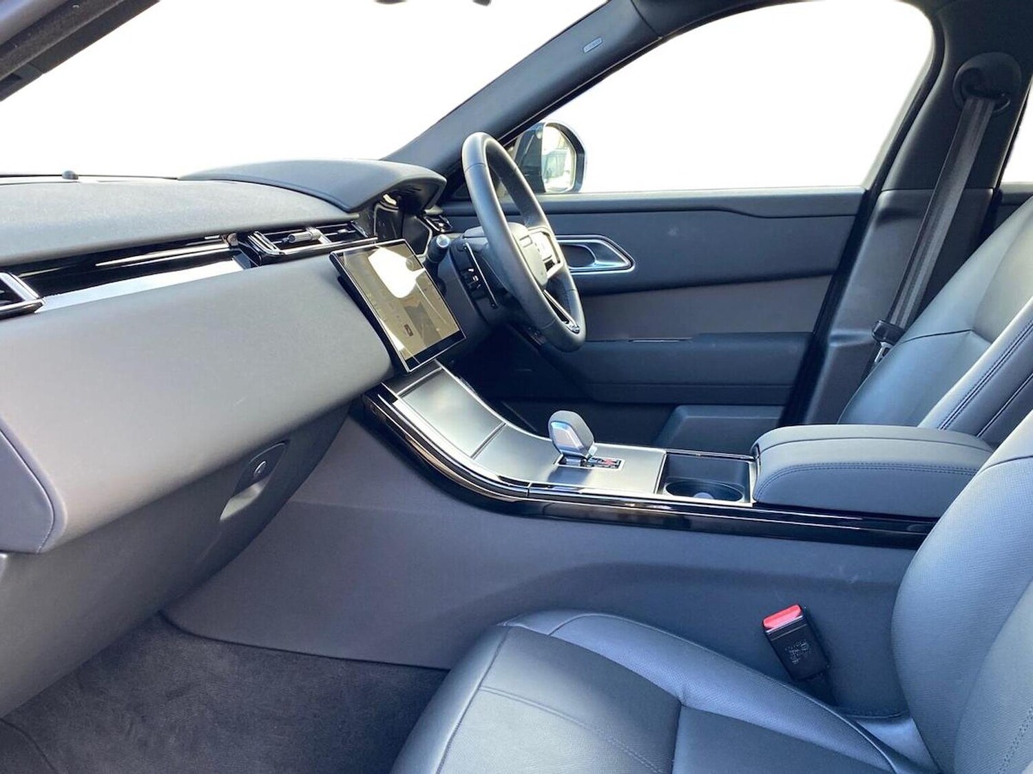 Used Land Rover Range Rover Velar 2023 for sale - 76578319: Photo 3