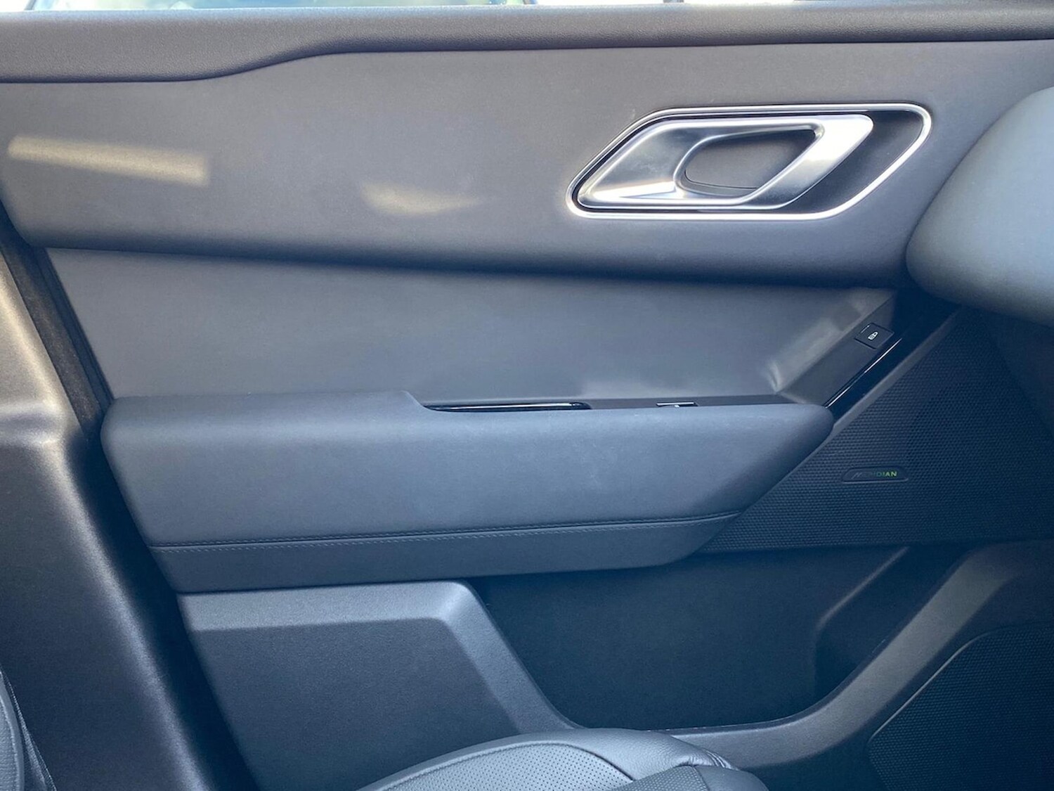 Used Land Rover Range Rover Velar 2023 for sale - 76578319: Photo 32