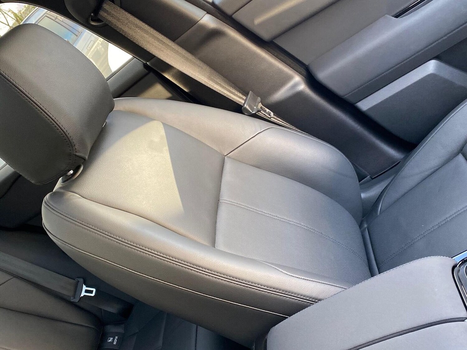 Used Land Rover Range Rover Velar 2023 for sale - 76578319: Photo 33